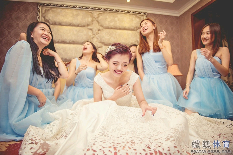 中超国脚太太团,中超太太团第一名