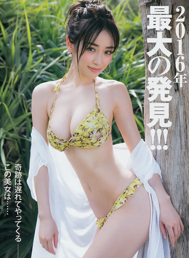 日本名模泉里香晒性感写真照皮肤水嫩容颜靓丽性感撩人
