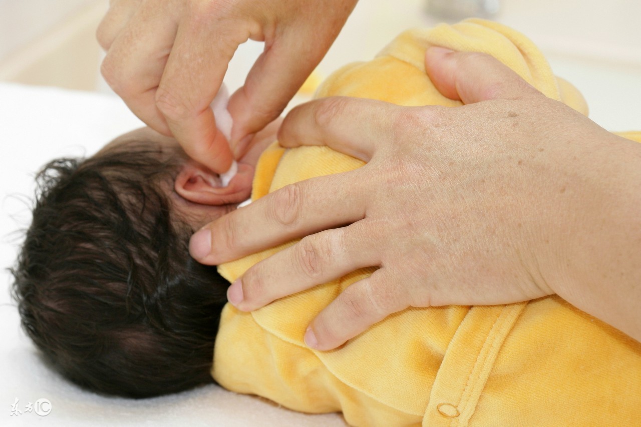 宝宝是油耳朵如何治疗,宝宝耳朵是油耳