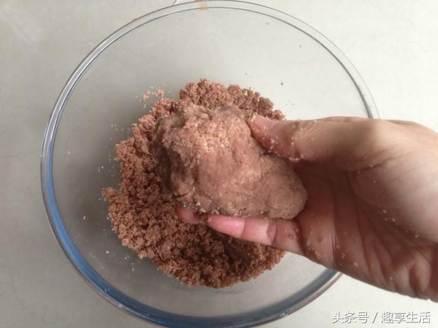 不用烤箱做出来的马卡龙,怎么做马卡龙简单不用牛奶