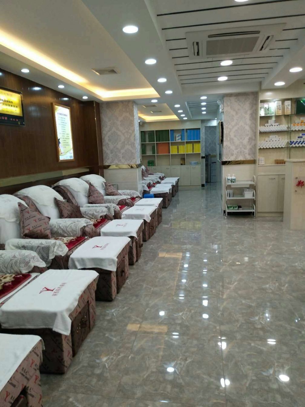 上海法学教授走访陕西郑远元集团，和负责人亲切会谈