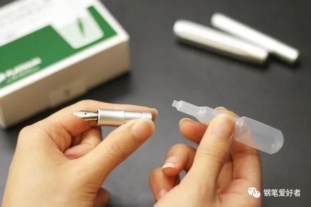 钢笔如何保养的全过程,清洗钢笔时应该避免哪些常见错误