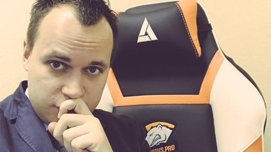 VP战队经理霸气回应休假与替补问题：我们带替补也打爆所有人