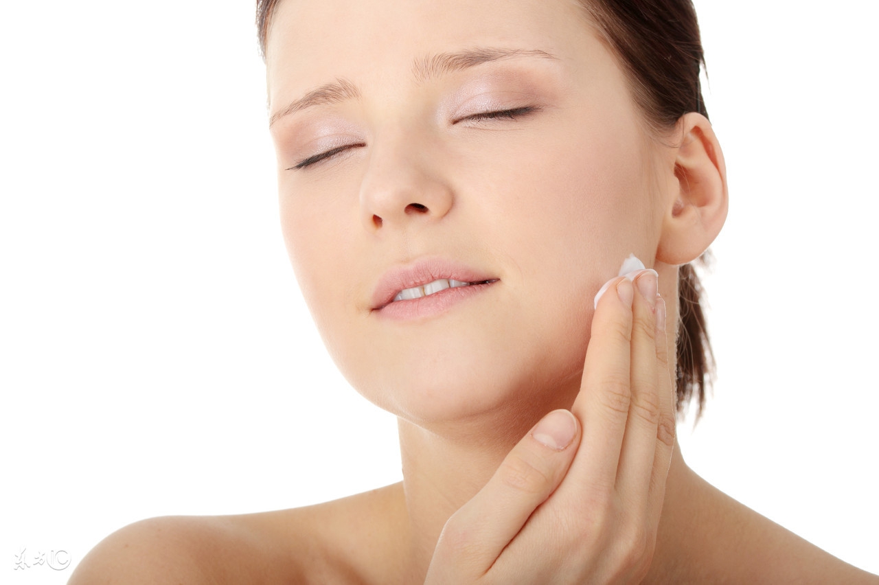 肌底液与精华液,肌底液和精华液哪个好用