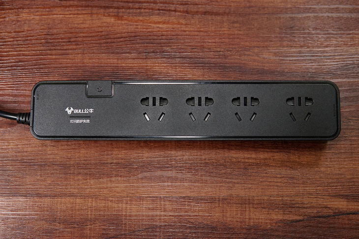 冬季电压不稳真的伤不起抗电涌插座守护电器安全