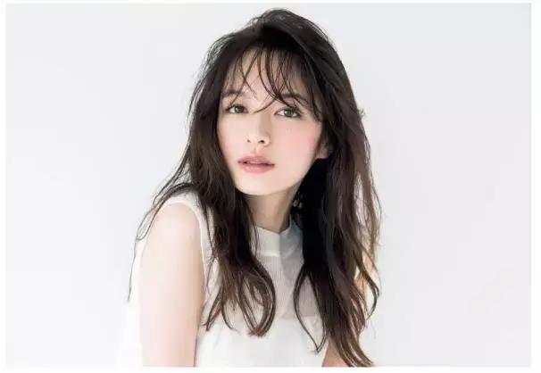 刘海尴尬期怎么扎简单好看,刘海长了尴尬期怎么办