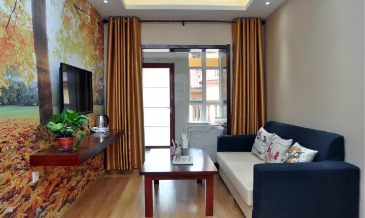 报告老板有几季,报告老板从哪里火的