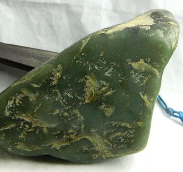 和田玉籽料与山料的区别,和田玉籽料和山料的区别