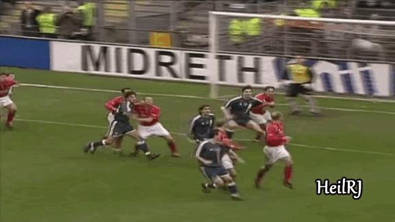 伊布足球场上的超燃瞬间,伊布足球风火轮