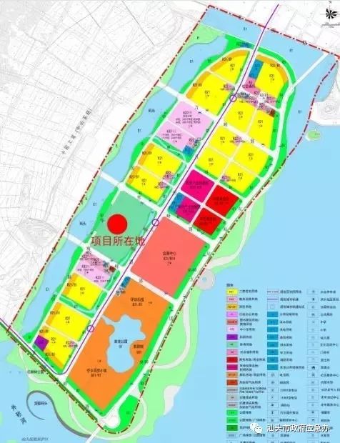 市体育中心球场,我市体育公园建设