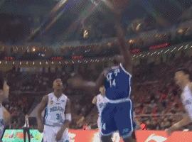 最简单篮球过人招式教学,内外侧运球过人