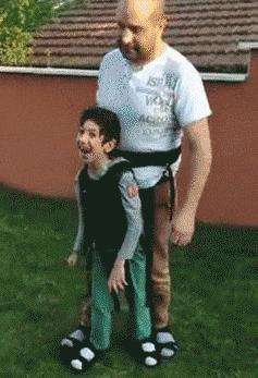 别瞎想，姑娘只是尿急罢了