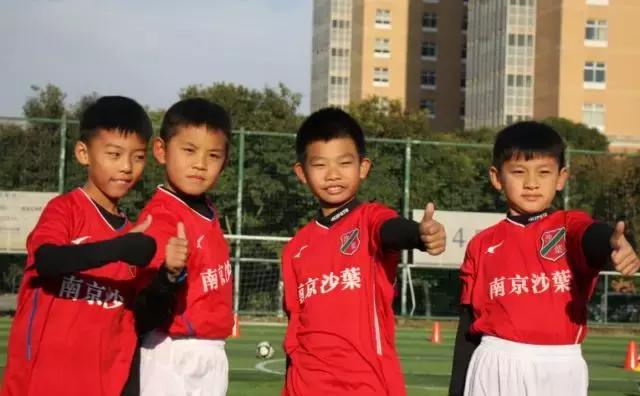 从暖秋到严冬，明基悦宁体育中心青训点秋季班今日正式结业！