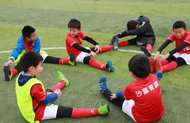 从暖秋到严冬，明基悦宁体育中心青训点秋季班今日正式结业！