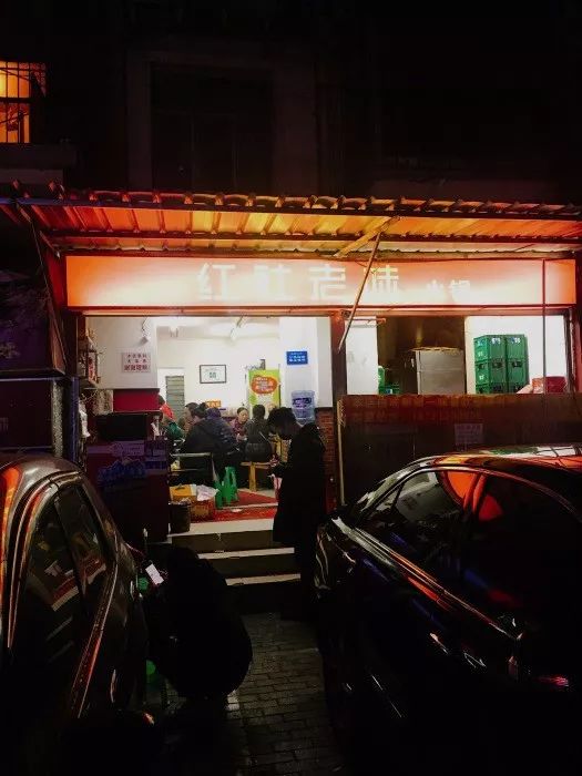 这些不好找的苍蝇火锅,是每个成都人火锅记忆的起点