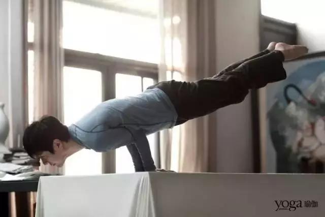 这些出色的男人们,如何谈论瑜伽?