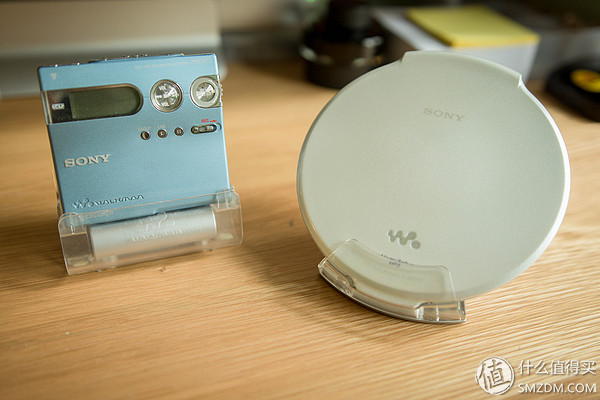 办公桌面舒适简约布局,好看的办公桌面布置