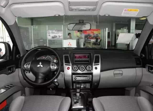 谁说硬派越野没有舒适性,谁说硬派越野suv一定带独立大梁