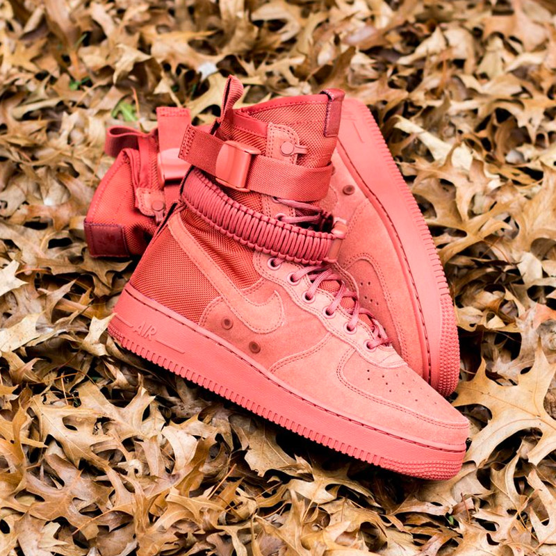 最近很火的红白色球鞋,个性张扬的球鞋