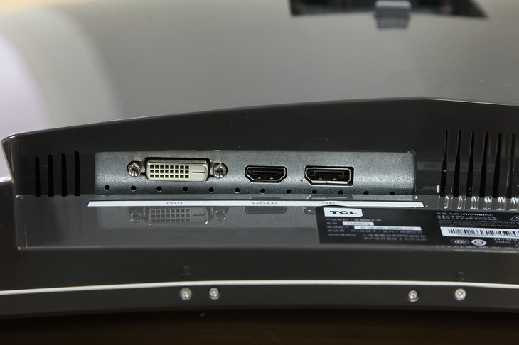 tclt32n7c显示器,tclt32m6c显示器带音响吗