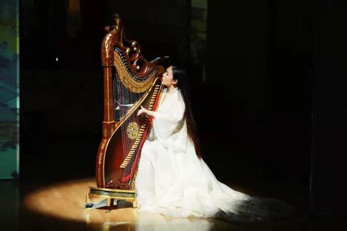 古代箜篌和现代箜篌有什么区别,箜篌和竖琴最大的区别是什么呢