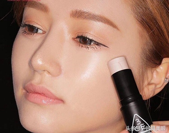 长脸高光修容的正确方法,不同脸型的高光修容