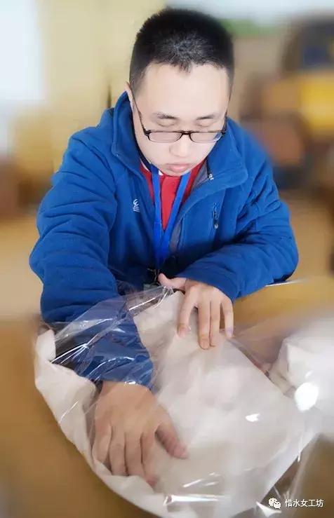 密云区太师屯镇妇联与太师屯镇惜水女工坊携手密云中港汇晟儿童行为矫正中心：聚焦大龄自闭症儿童就业