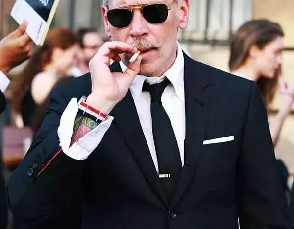 戴了DW，就是穷屌丝吗