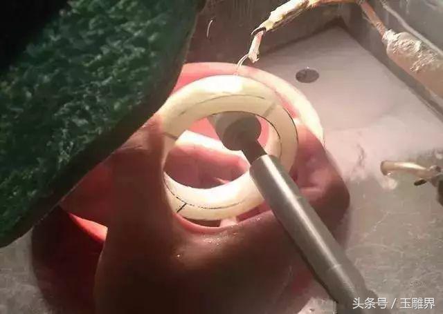 和田玉取不下来怎么办,玉手镯取不下来砸碎什么忌讳