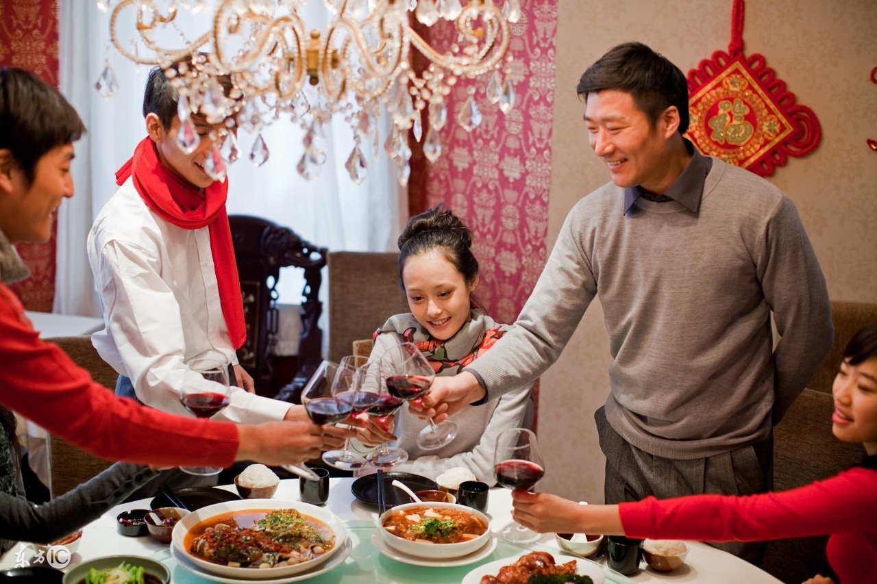 老话说猪来穷狗来富鸡来会怎么样,农村里狗来富猫来穷是真的吗