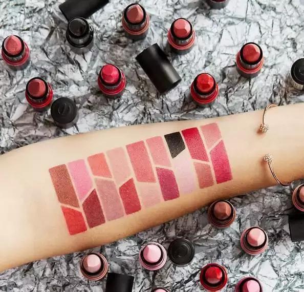 小众彩妆哪个最好用又便宜又好看 (小众彩妆哪个牌子最好用又实惠)