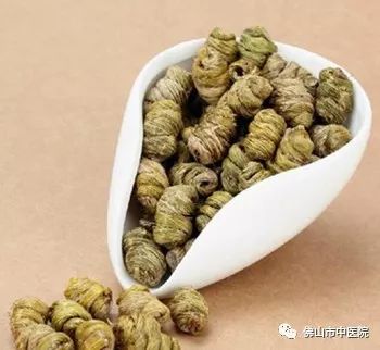 「药师在线」九大仙草之首的石斛功效多多，教你如何选（含食疗推荐）