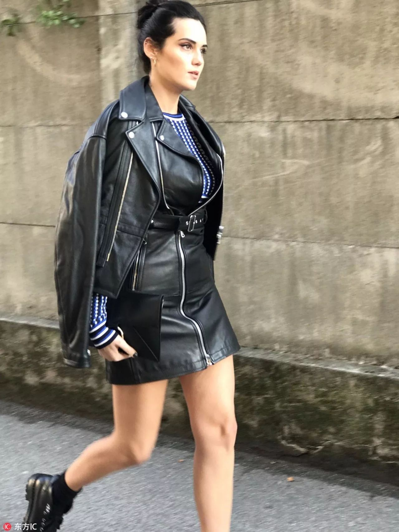 大衣起球处理后还会起球怎么办,大衣沾灰粘毛起球有什么方法除掉