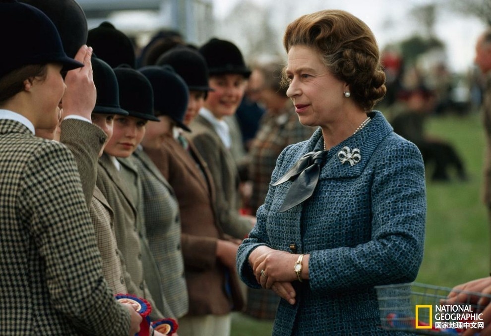 伊丽莎白女王二世从0岁到82岁,超长待机英国女王