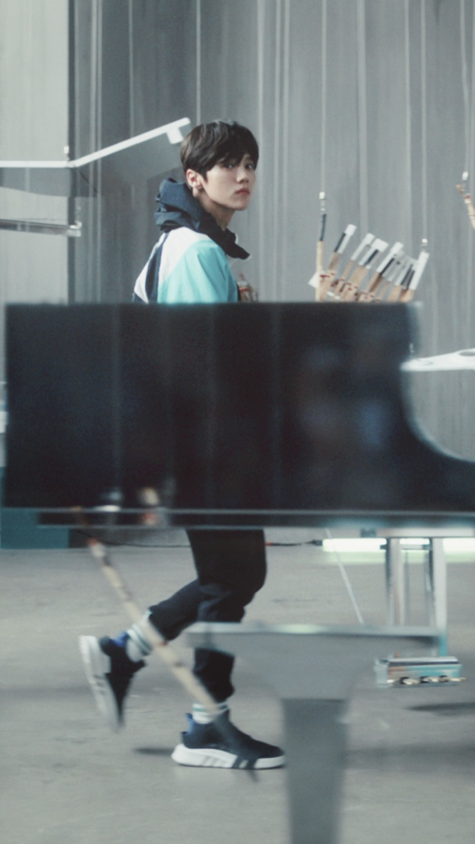 楣挎櫁adidas缇庣収,闃胯开鐖哥埜鐪熷疄鐓х墖