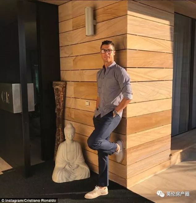 c罗在中国足球场和韩国足球场,c罗豪宅曝光