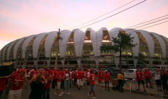 如果给足球场来个选美这些地儿你踢掉哪个？