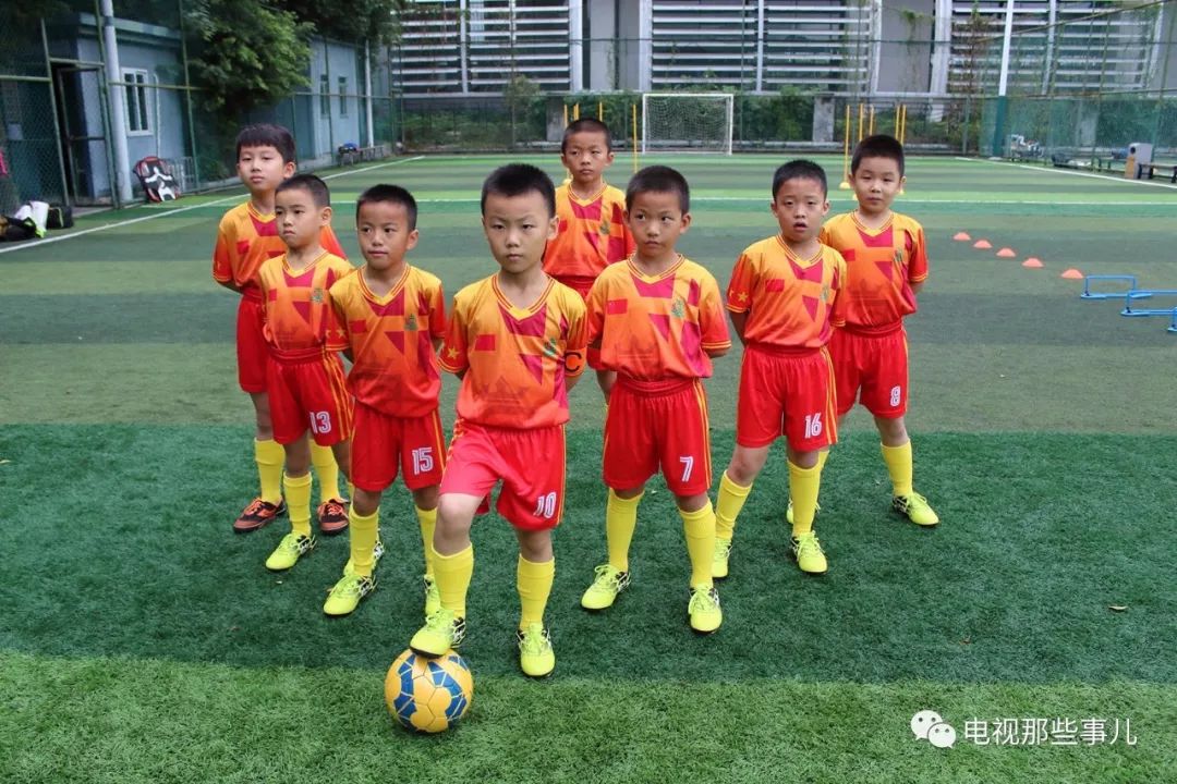 无球赛不青春,无足球不精彩