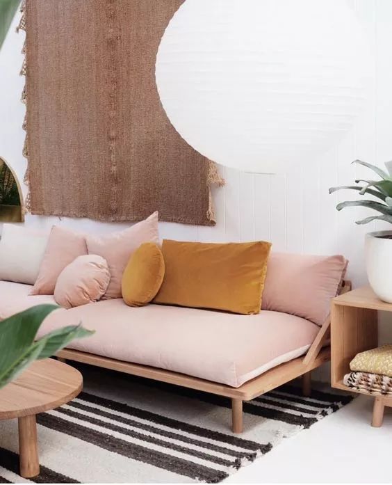 风靡全球的脏粉色系客厅搭配,流行家居配色中性色