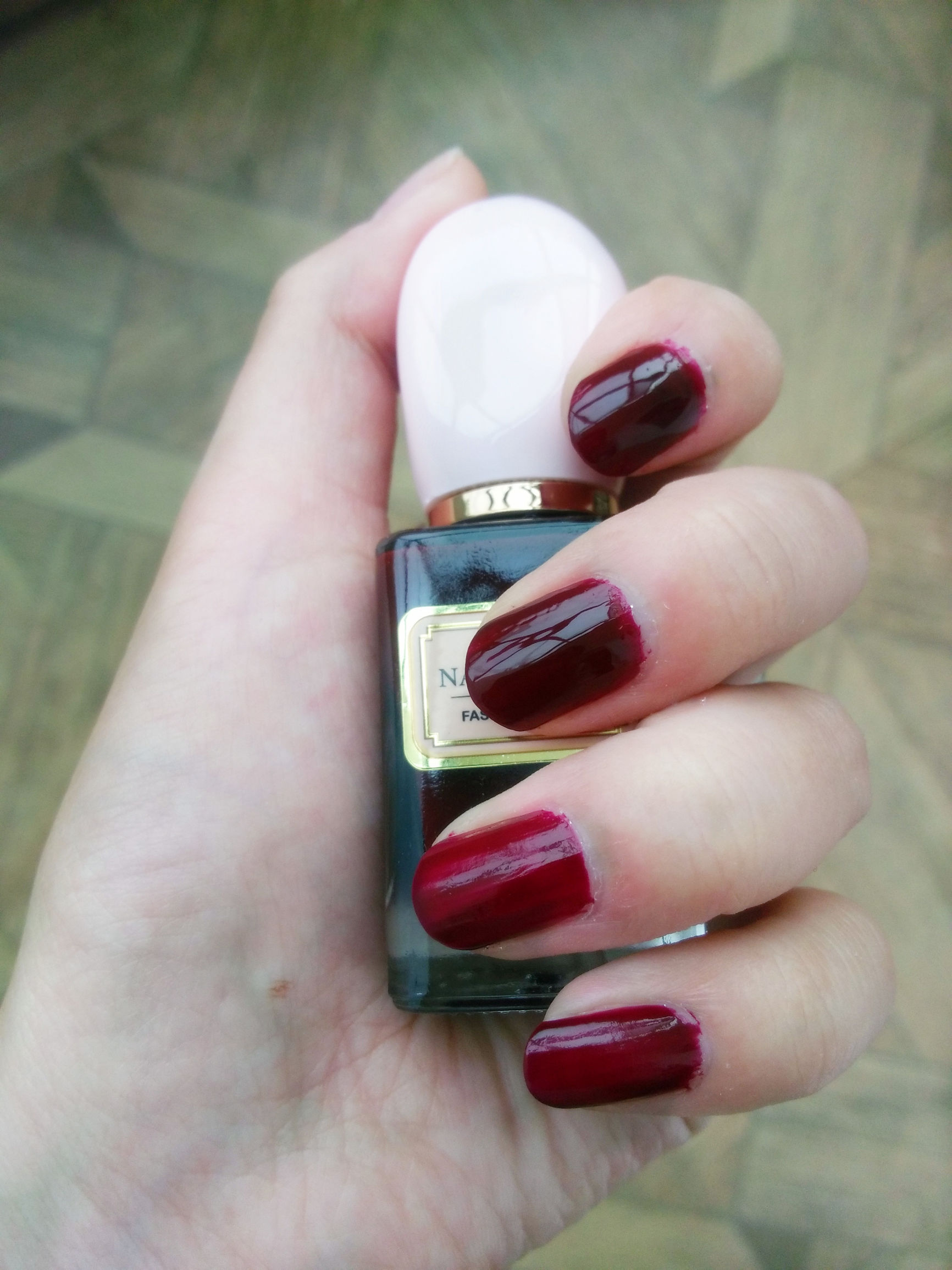 小众指甲油哪个颜色好看,推荐一下进口指甲油试色