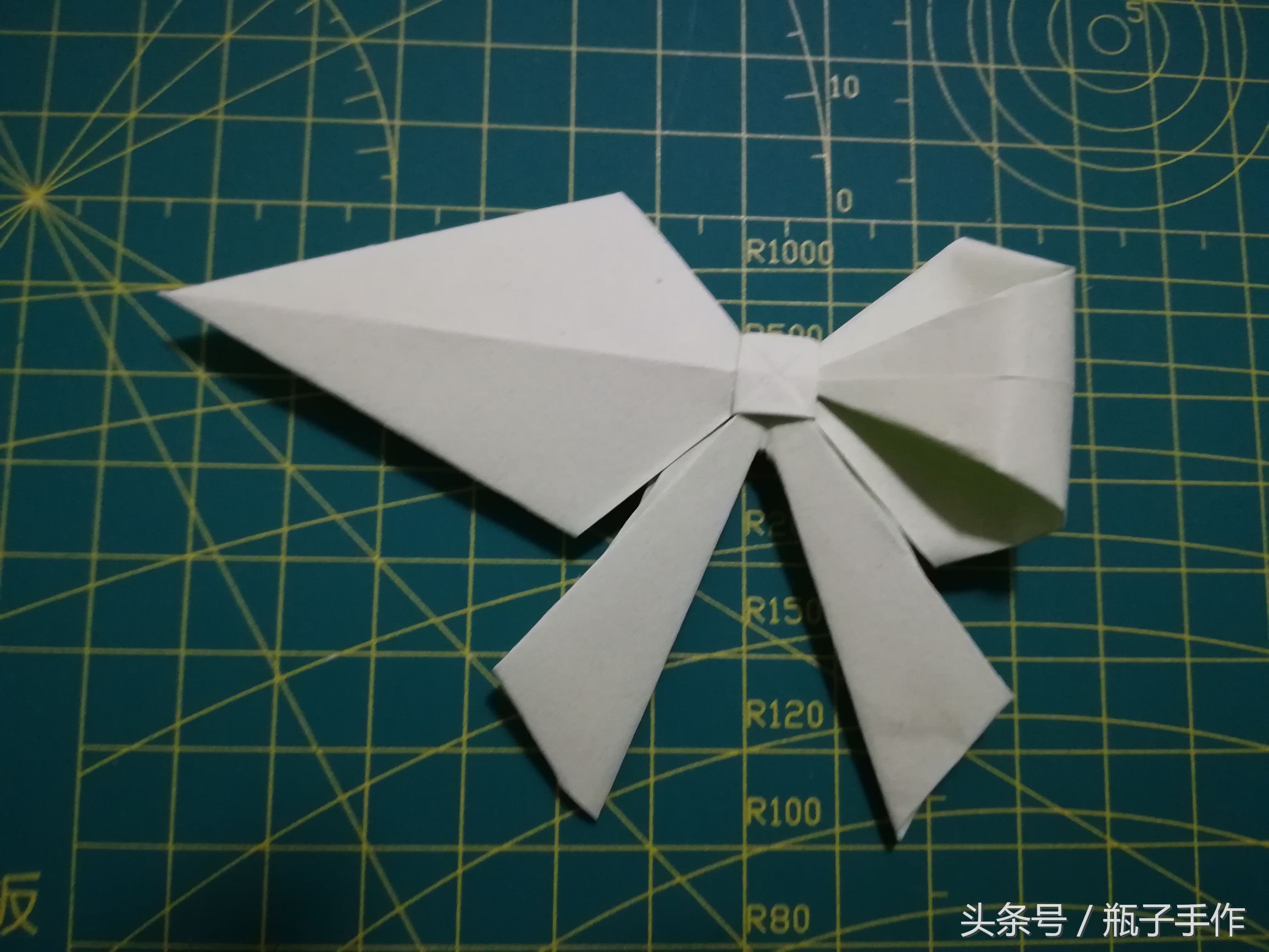 手工diy礼物折纸蝴蝶结,蝴蝶结折纸教程简单不用胶