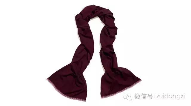 穿那么多件衣服，不如戴一条围巾