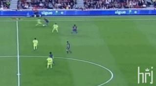 19岁的梅西给足坛带来的震撼,梅西的高光时刻人缝1v3无解过人