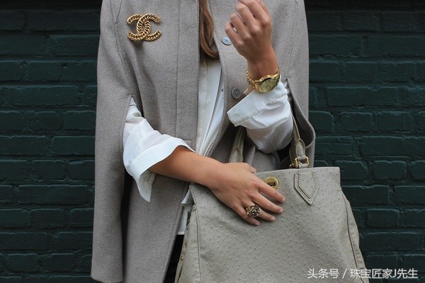 给丈母娘送礼物什么比较适合,过年丈母娘送礼送什么实惠又大方