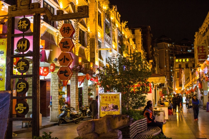 南宁桂林旅游哪个最好,广西南宁跟桂林哪个更值得去