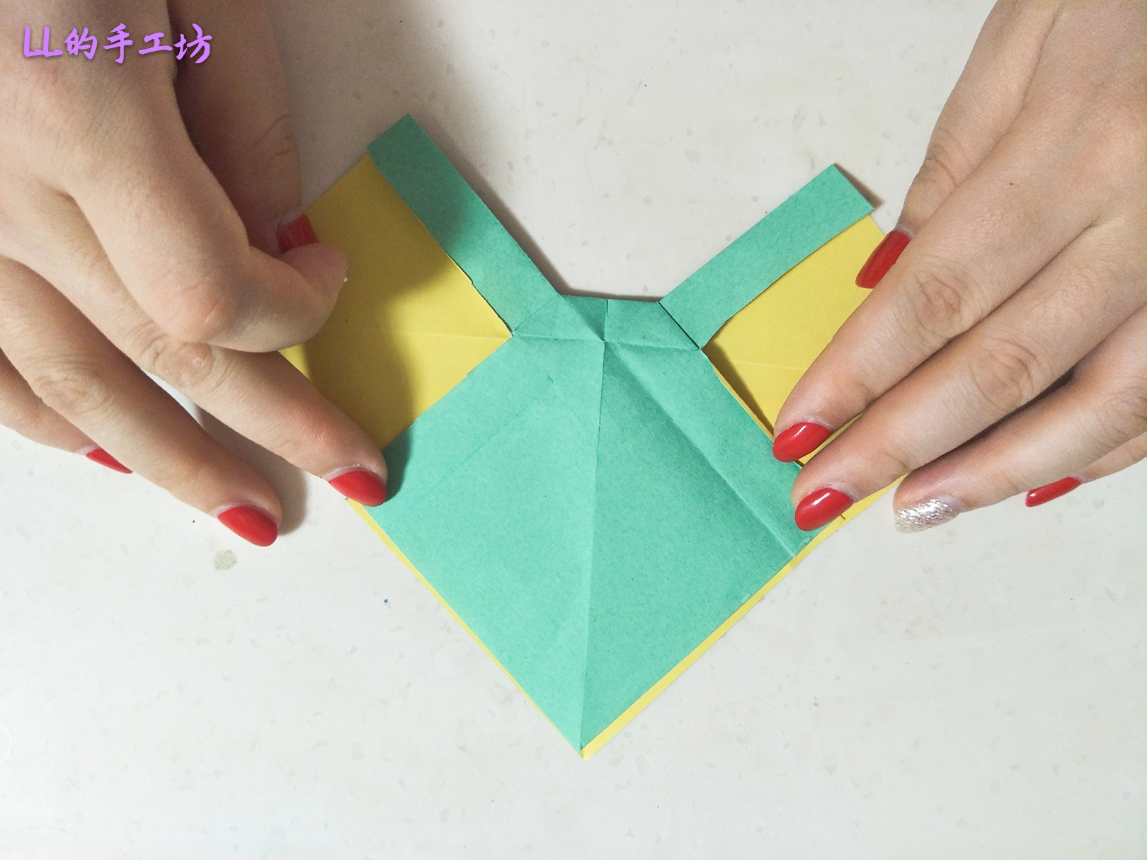 纸折的蝴蝶结教程,蝴蝶结怎么折出来简单又美丽