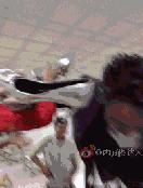 用高跟鞋喝酒好喝吗,用高跟鞋喝可乐