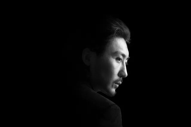 你不开心啊？看脱口秀啊