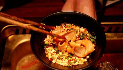 这家店老板说啦，毛肚不好吃就退货，你准备去退货吗？