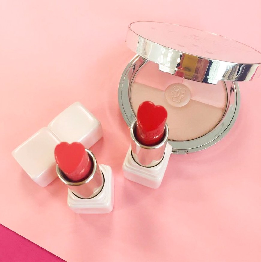 新年必备的彩妆产品有什么,今年彩妆流行什么颜色好看